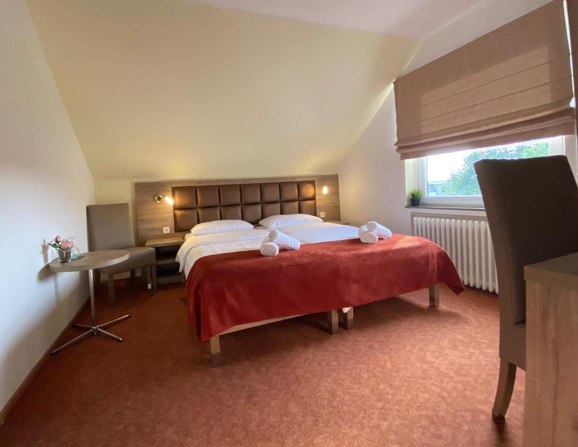 Strand Hotel Nordsee, Hotel Deichlaeufer Tossens Exterior photo