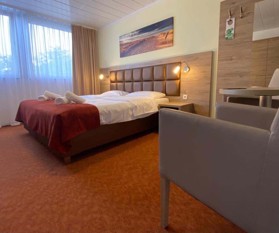 Strand Hotel Nordsee, Hotel Deichlaeufer Tossens Exterior photo