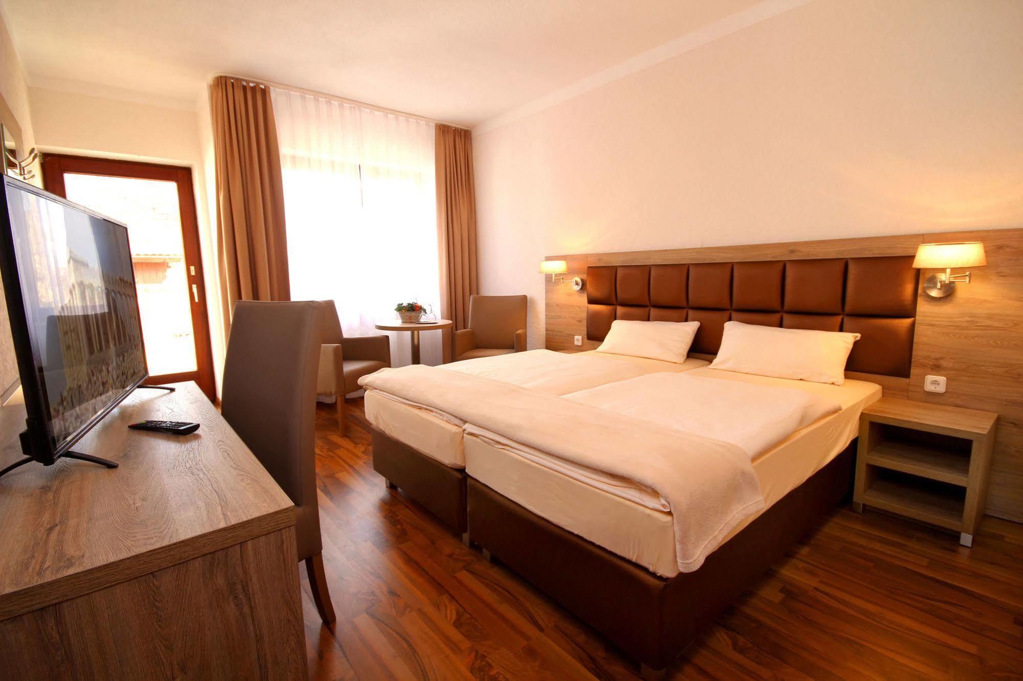 Strand Hotel Nordsee, Hotel Deichlaeufer Tossens Exterior photo